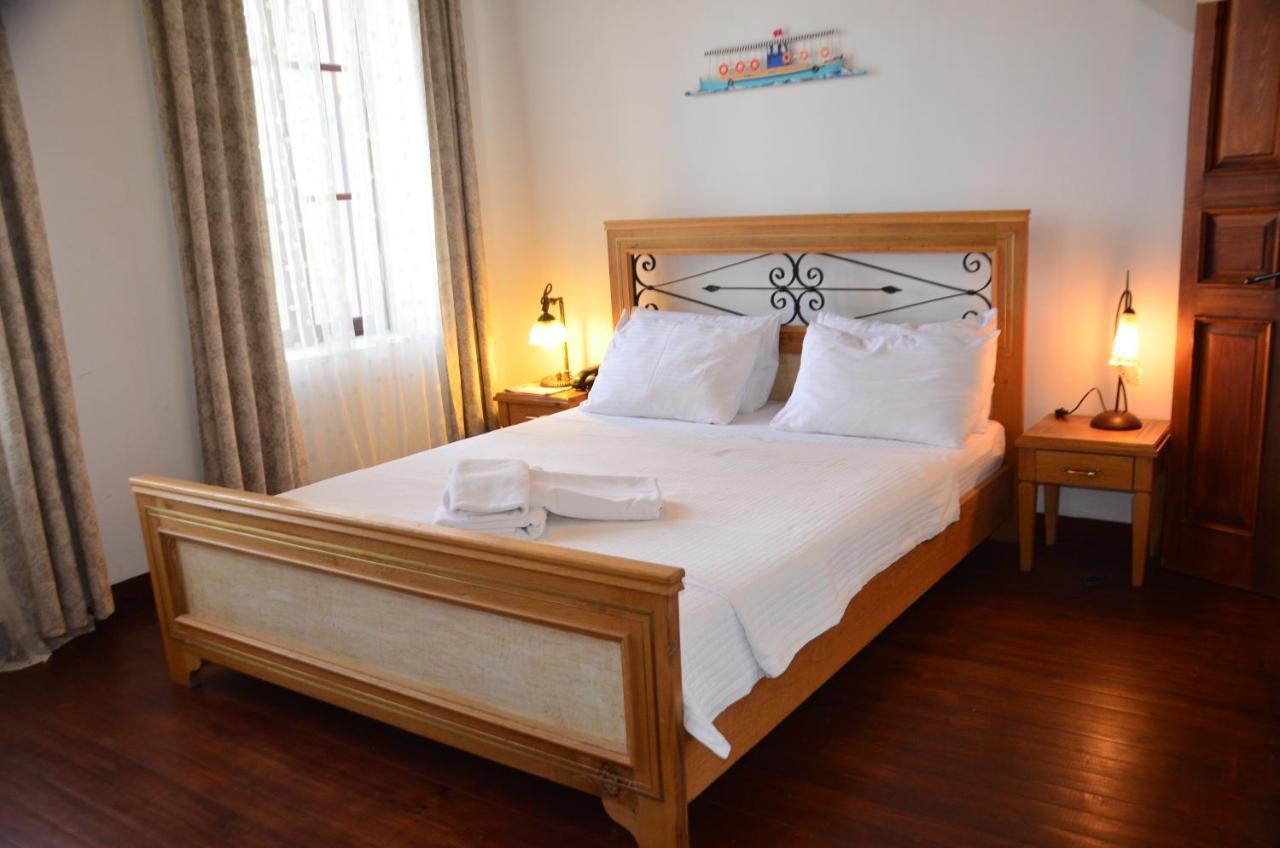 Aliye Hanim Hotel Айвалик Екстер'єр фото