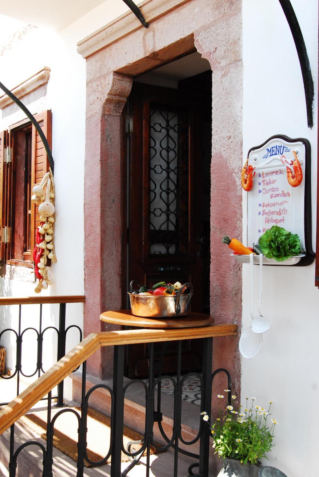 Aliye Hanim Hotel Айвалик Екстер'єр фото